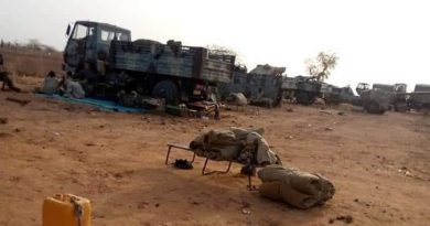 Niger: en route pour les « trois frontières » des soldats tchadiens campent près de Niamey Niger: en route pour les « trois frontières » des soldats tchadiens campent près de Niamey